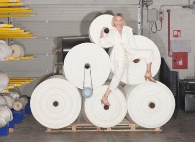 易烊千璽官宣阿瑪尼代言、劉亦菲發超A廣告片、Chloé女孩向前沖